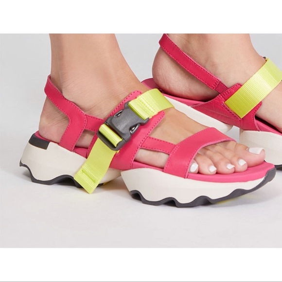 SOREL Kinetic Impact Sling Sandals Cactus Pink 8 NWB - Picture 2 of 3